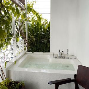 Corner Twin Room